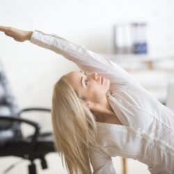 Ginnastica​ ​dolce​ ​per​ ​cervicale:​ ​3 esercizi​ ​da​ ​fare​ ​ogni​ ​giorno
